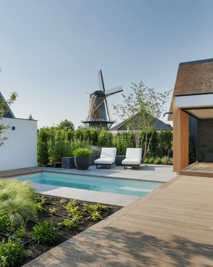 Moderne mediterraanse tuin met mini pool (1)