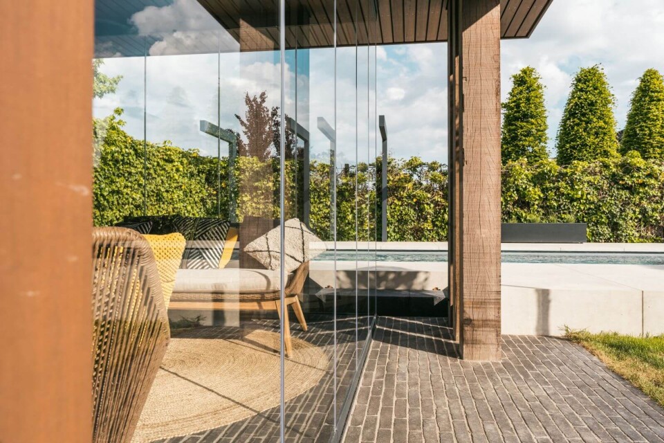 Vdkvdw stalen elementen pergola gras sfeer idee