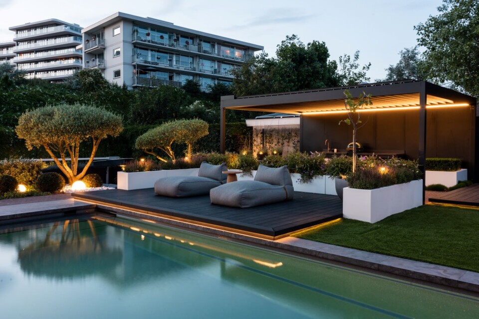 Wellnesstuin in Den Haag met moderne tuinstijl